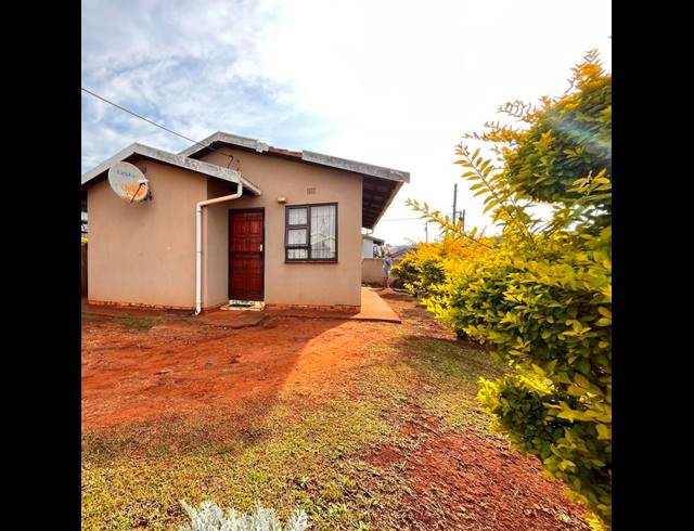 2 BEDROOM HOUSE FOR SALE IN UMHLATHUZE